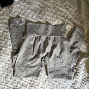 Women contour seamless grey athletic leggings